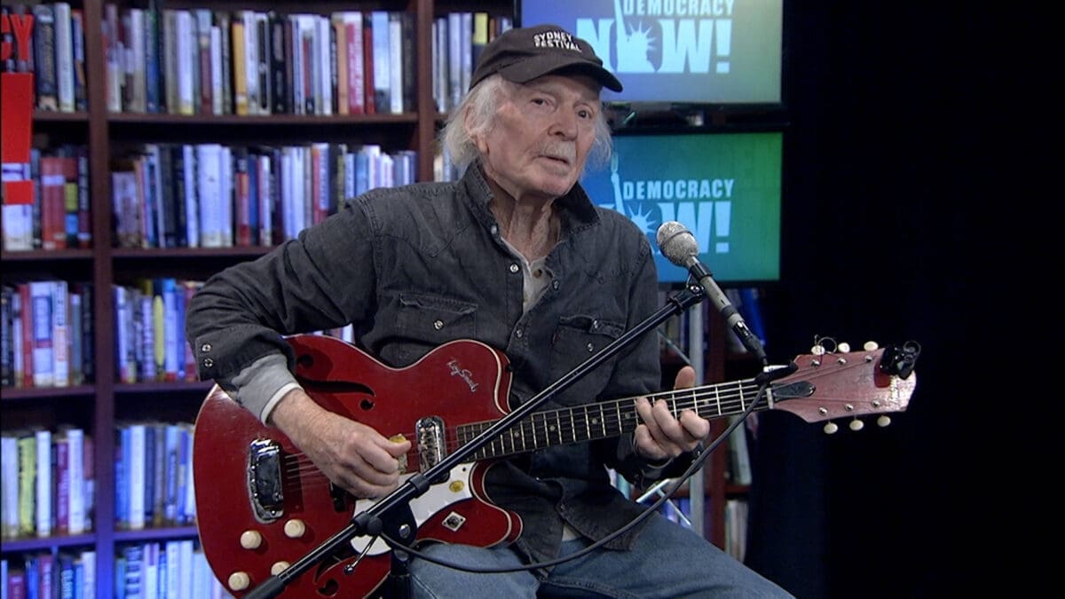 Remembering Michael Hurley: Folk Legend Performs in Democracy Now! Studio in 2020